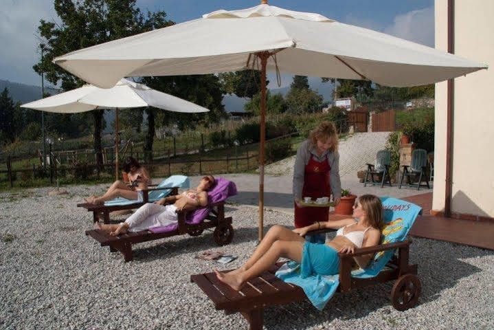 Villa Agriturismo Le Vigne Montale  Exterior foto